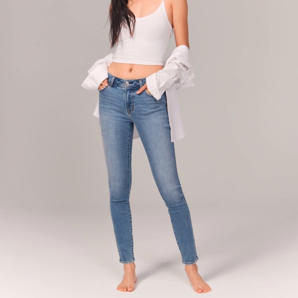 Mid Rise Jeans